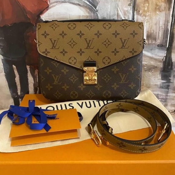 Louis Vuitton Handbags - Louis Vuitton Monogram Reversible Pochette Métis